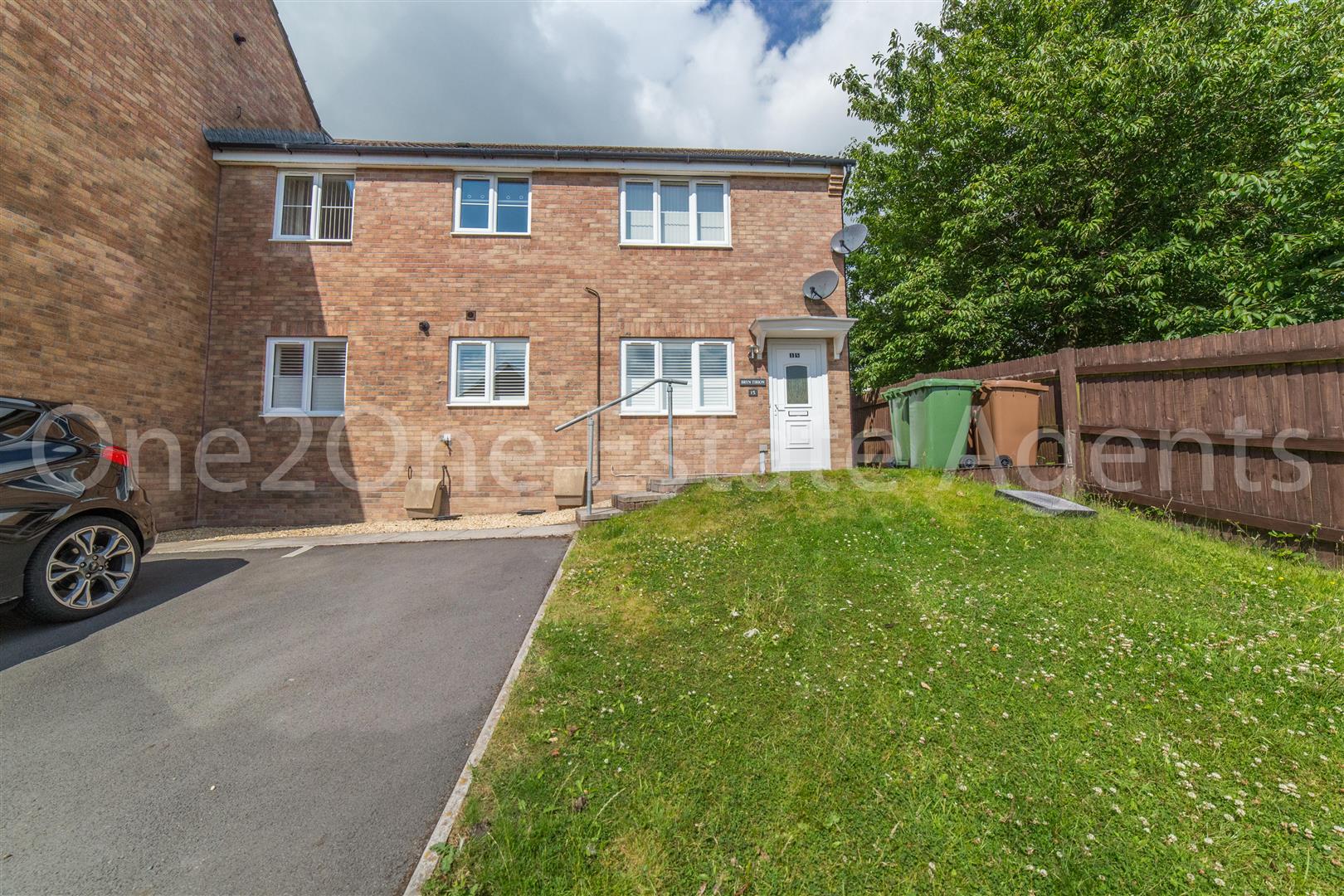 One2One Estate Agents covering Cwmbran & Pontypool in Torfaen